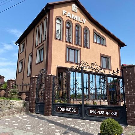 Family Люкс Lejlighedshotel Kamjanets-Podilskyi Eksteriør billede