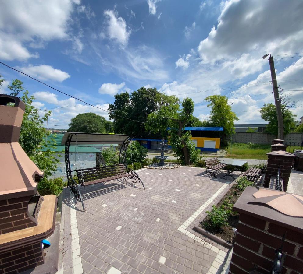 Family Люкс Lejlighedshotel Kamjanets-Podilskyi Eksteriør billede