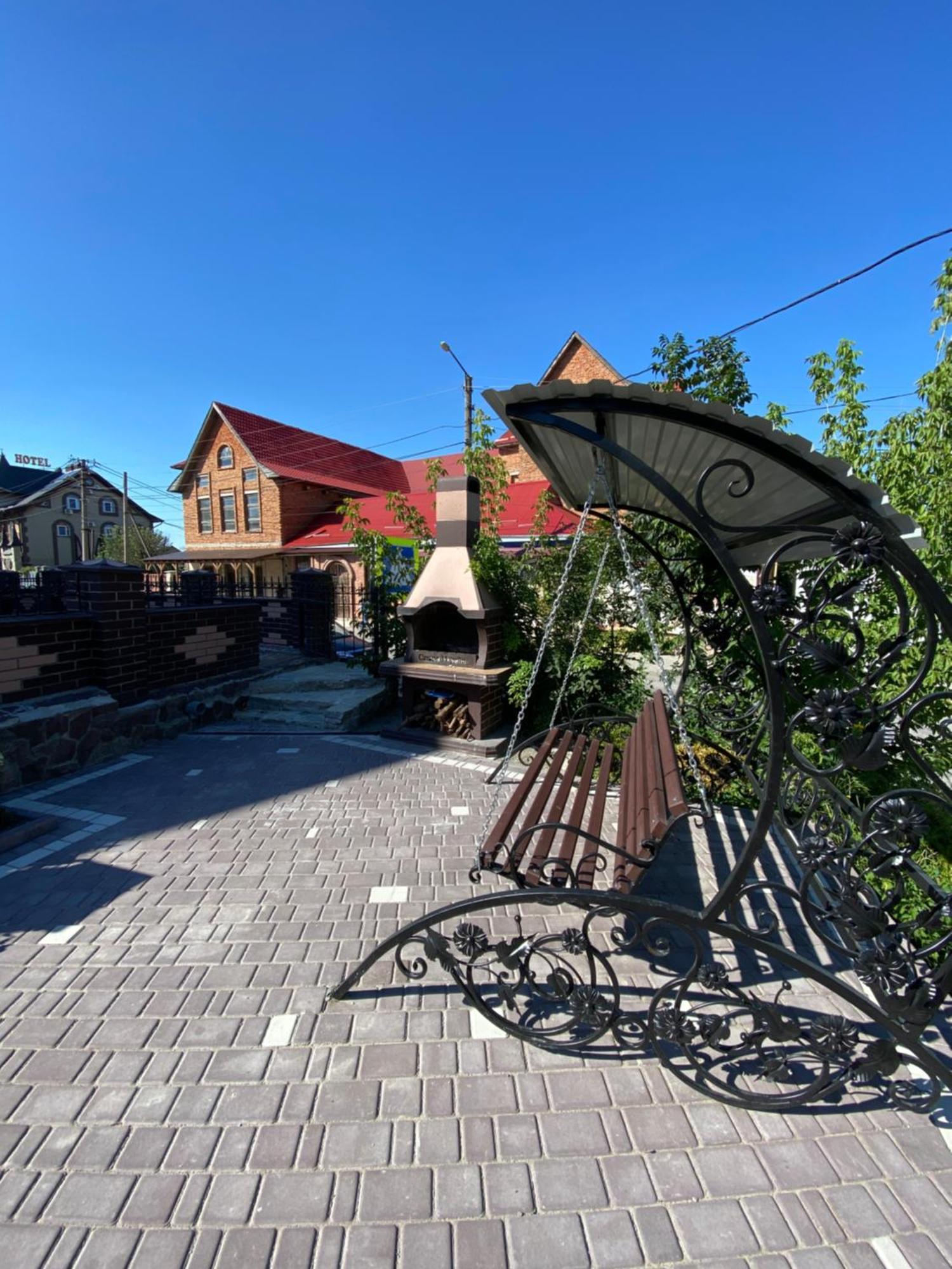 Family Люкс Lejlighedshotel Kamjanets-Podilskyi Eksteriør billede
